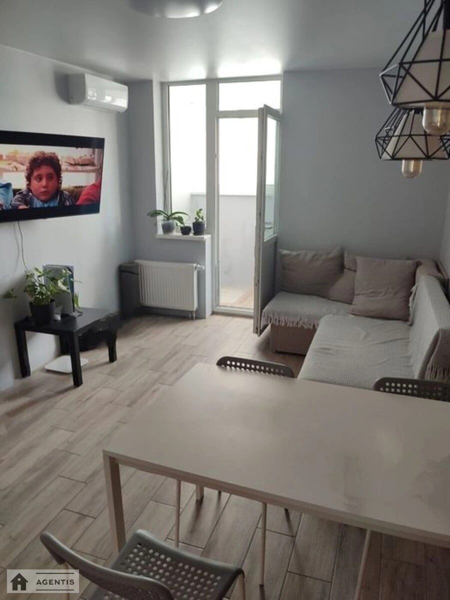 Apartment for rent. 2 rooms, 70 m², 23 floor/25 floors. 24, Prymiska vul., Kyiv. 