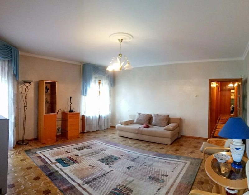 Apartments for sale. 3 rooms, 80 m², 4th floor/5 floors. Osypova, Odesa. 