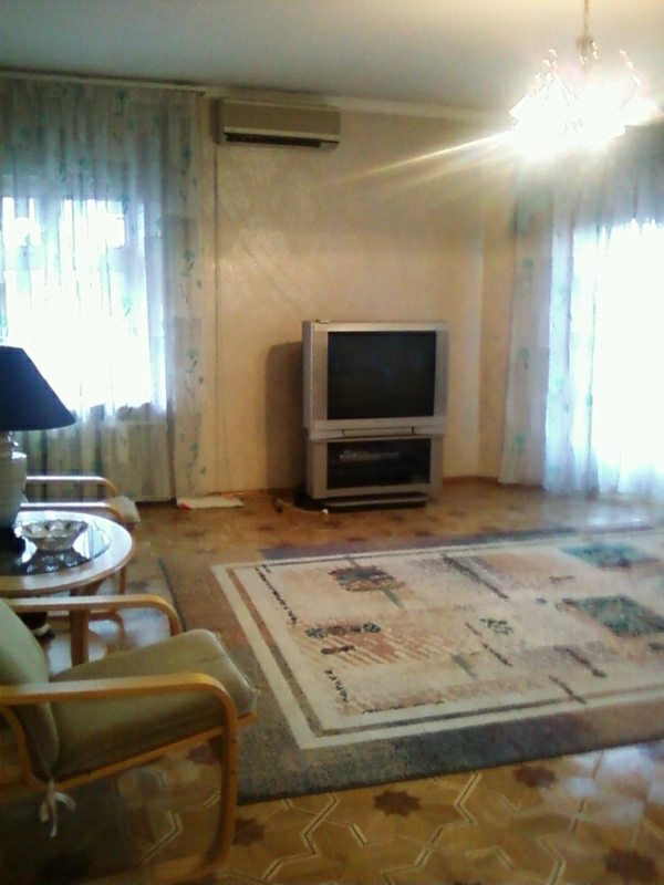 Apartments for sale. 3 rooms, 80 m², 4th floor/5 floors. Osypova, Odesa. 