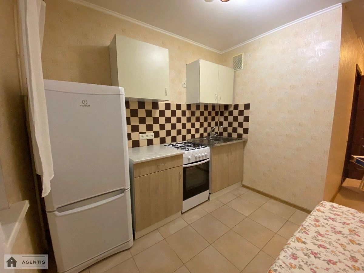 Apartment for rent. 1 room, 36 m², 8th floor/9 floors. 5, Milutenka 5, Kyiv. 