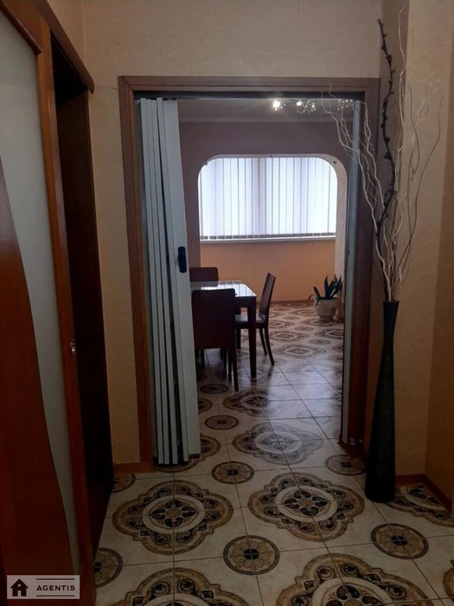 Сдам квартиру. 1 room, 50 m², 15 floor/18 floors. Дарницкий район, Киев. 