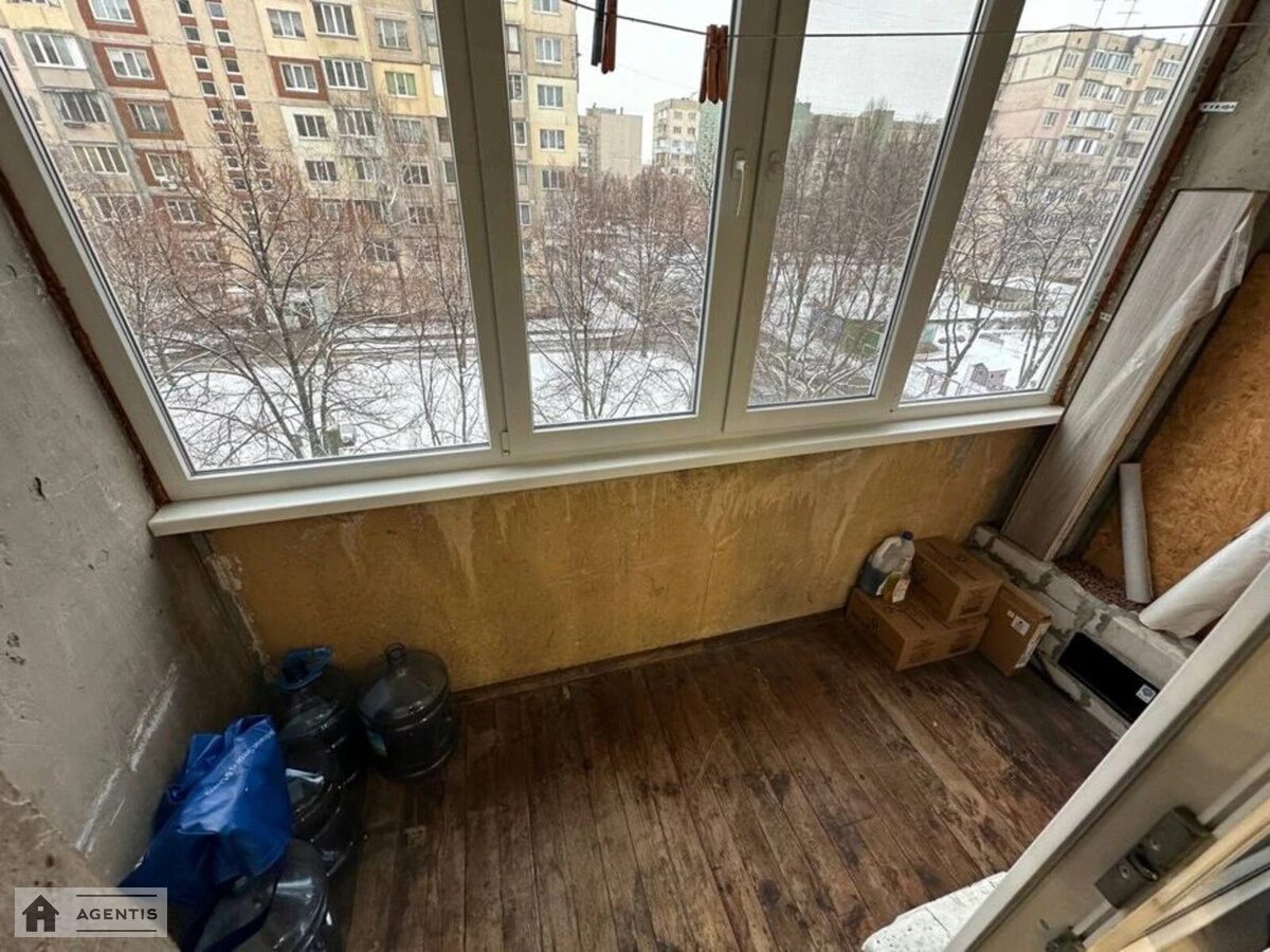 Apartment for rent. 1 room, 36 m², 4th floor/9 floors. 14, Symyrenka 14, Kyiv. 