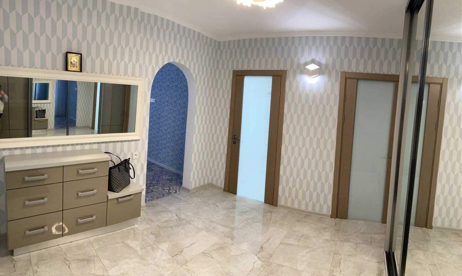 Сдам квартиру. 3 rooms, 78 m², 3rd floor/10 floors. Воскресенський проспект, Киев. 