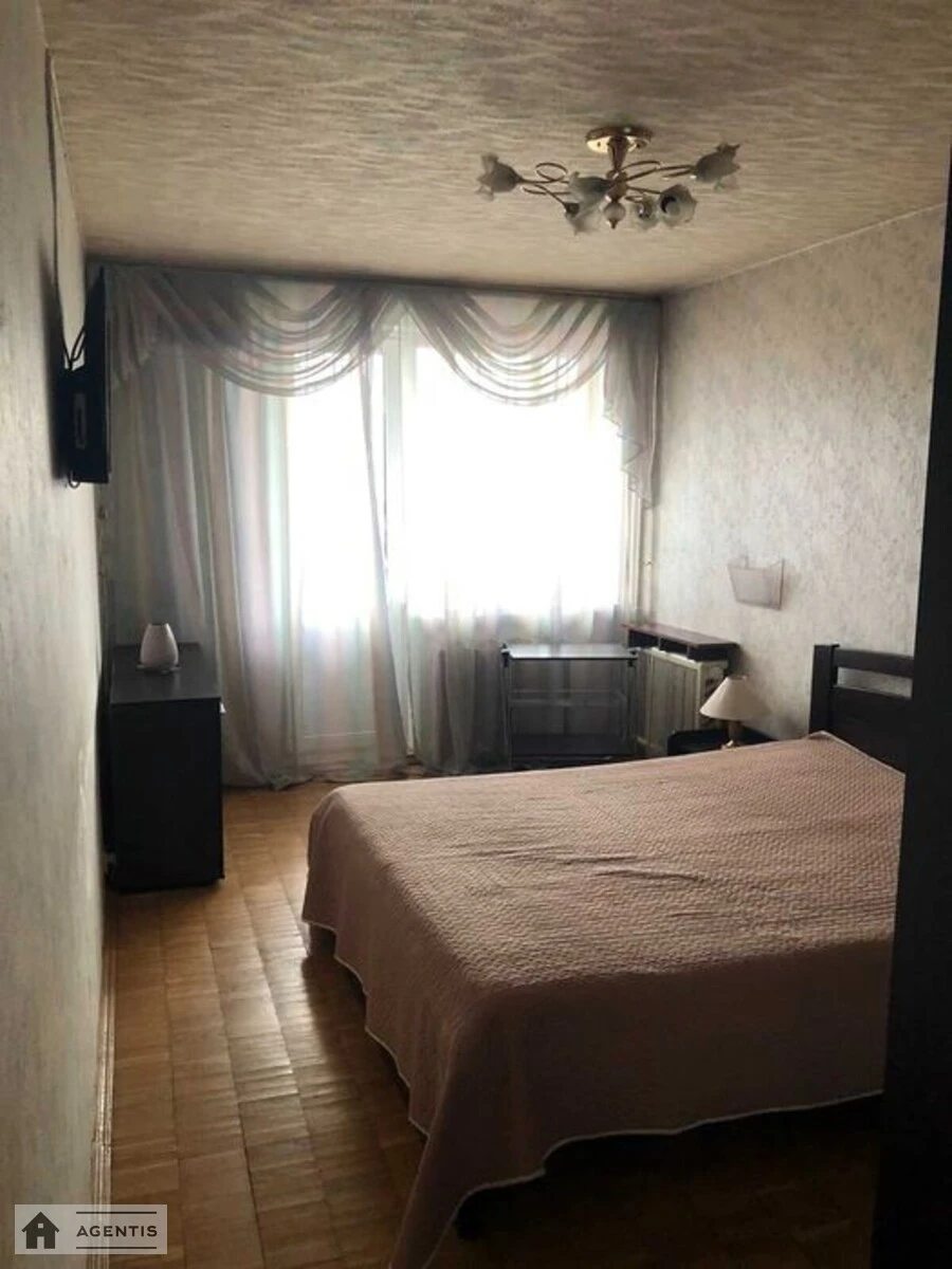 Apartment for rent. 3 rooms, 70 m², 8th floor/16 floors. 35, Andriya Malyshka vul., Kyiv. 