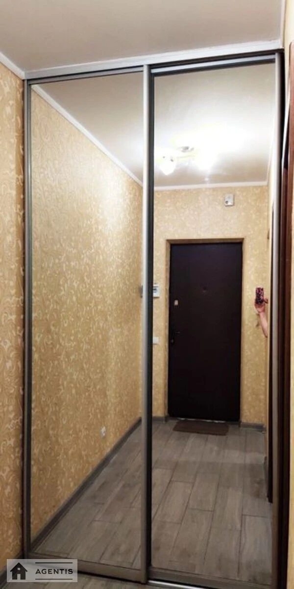 Apartment for rent. 1 room, 40 m², 2nd floor/9 floors. 28, Obolonskiy 28, Kyiv. 