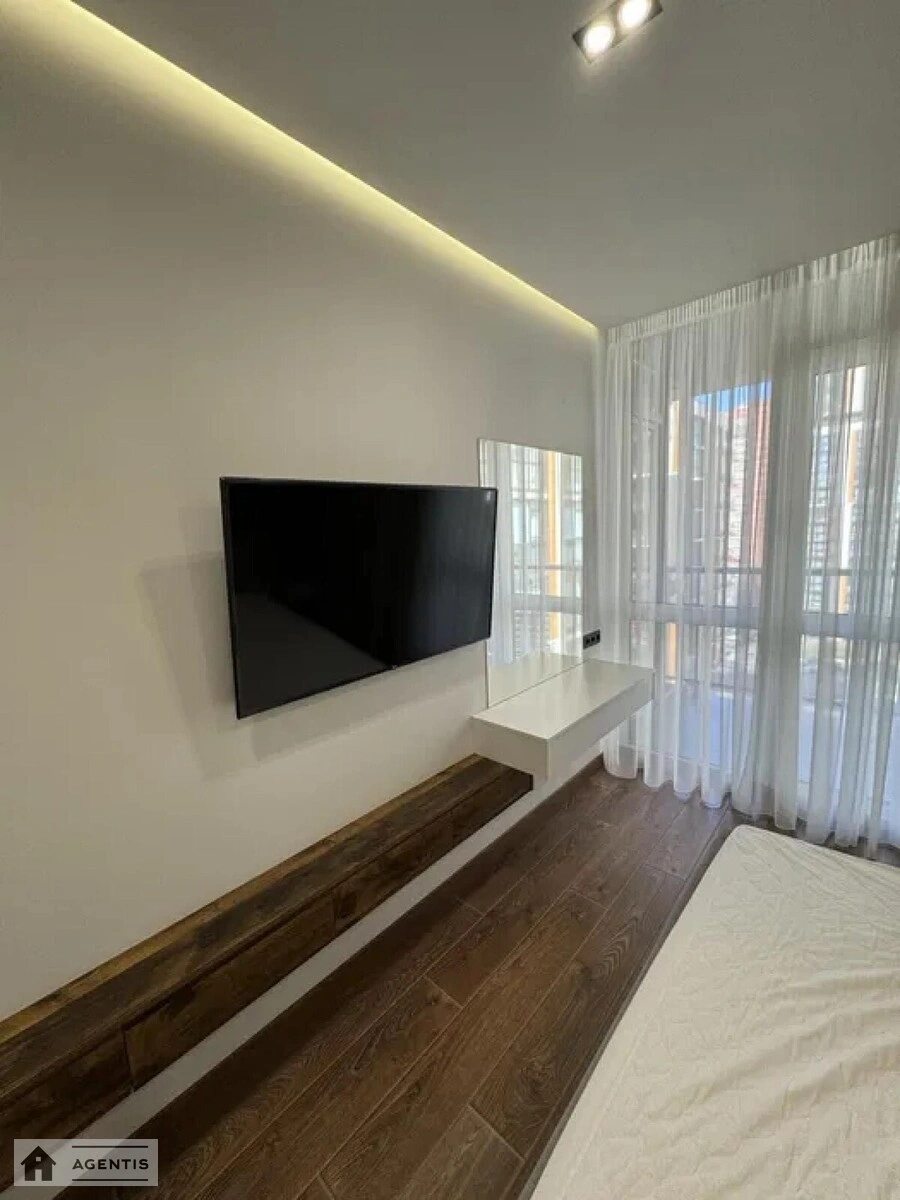 Apartment for rent. 3 rooms, 80 m², 7th floor/12 floors. 44, Predslavynska 44, Kyiv. 