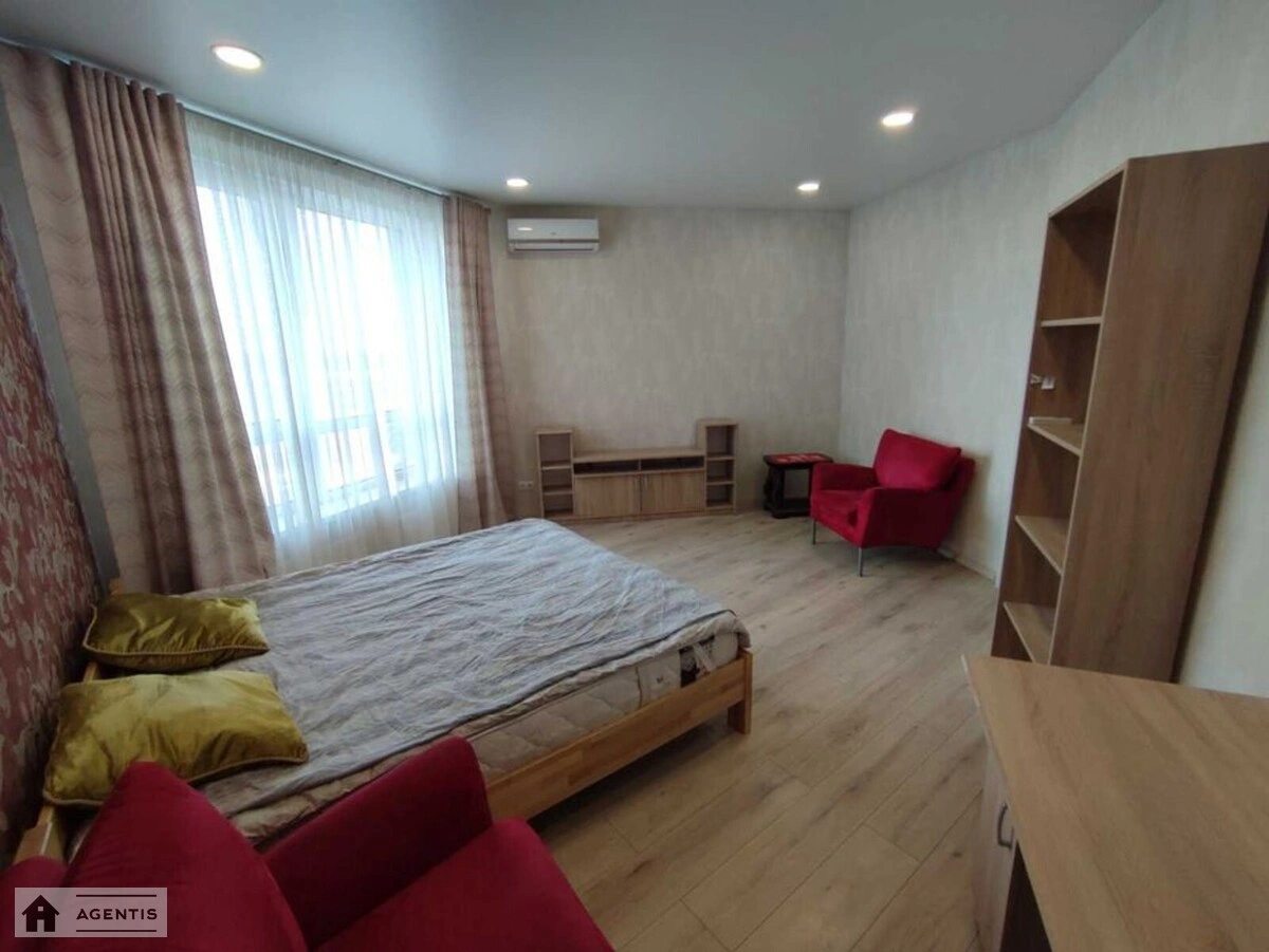 Сдам квартиру. 1 room, 47 m², 6th floor/25 floors. 1, Заречная 1, Киев. 