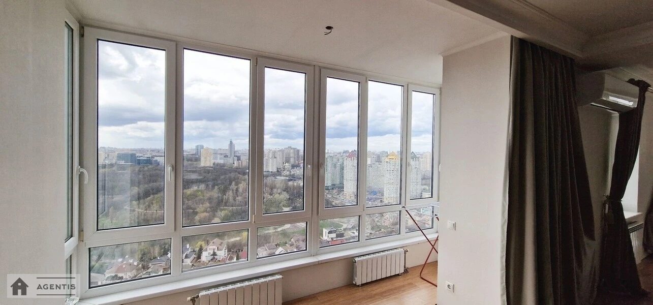 Apartment for rent. 3 rooms, 120 m², 19 floor/19 floors. 9, Romana Ratushnoho vul. Volhohradska, Kyiv. 