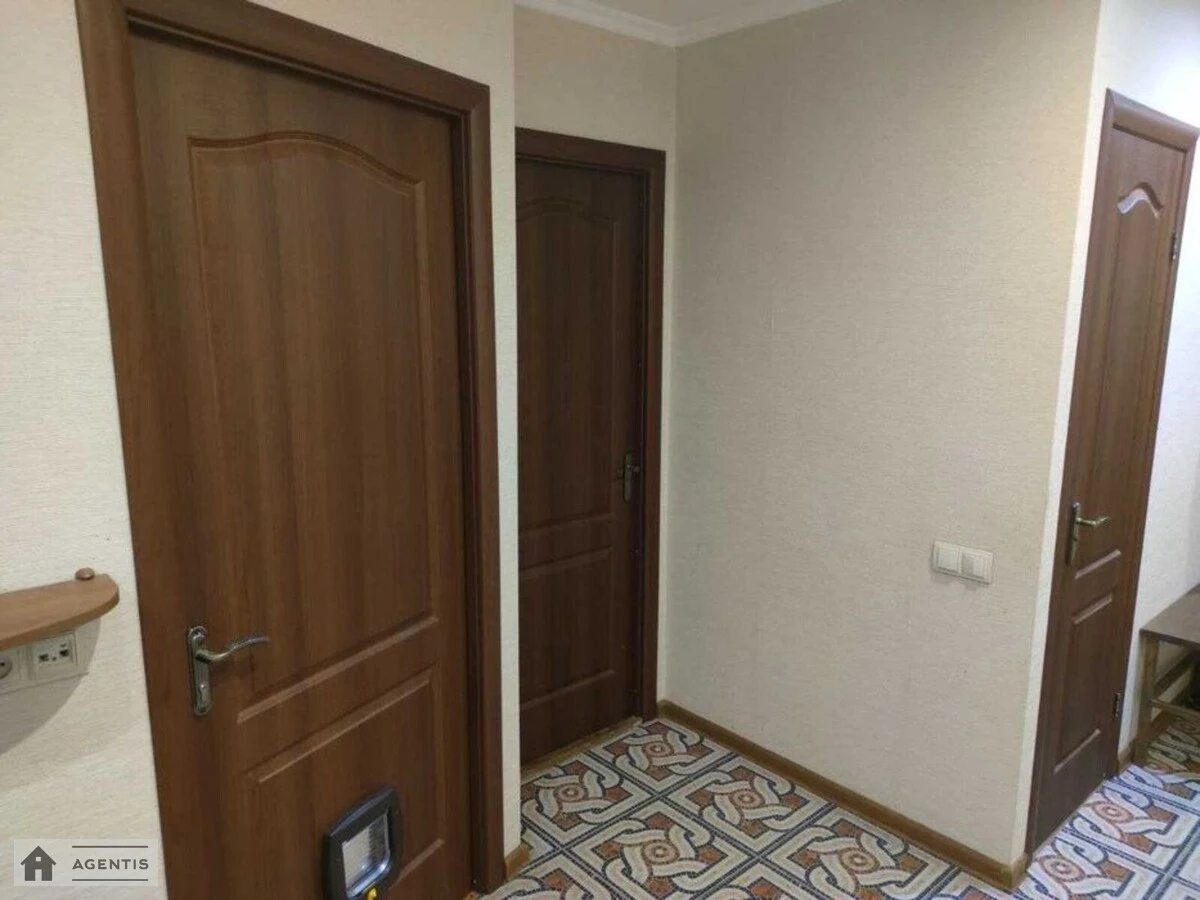 Сдам квартиру. 2 rooms, 46 m², 3rd floor/6 floors. Шевченковский район, Киев. 