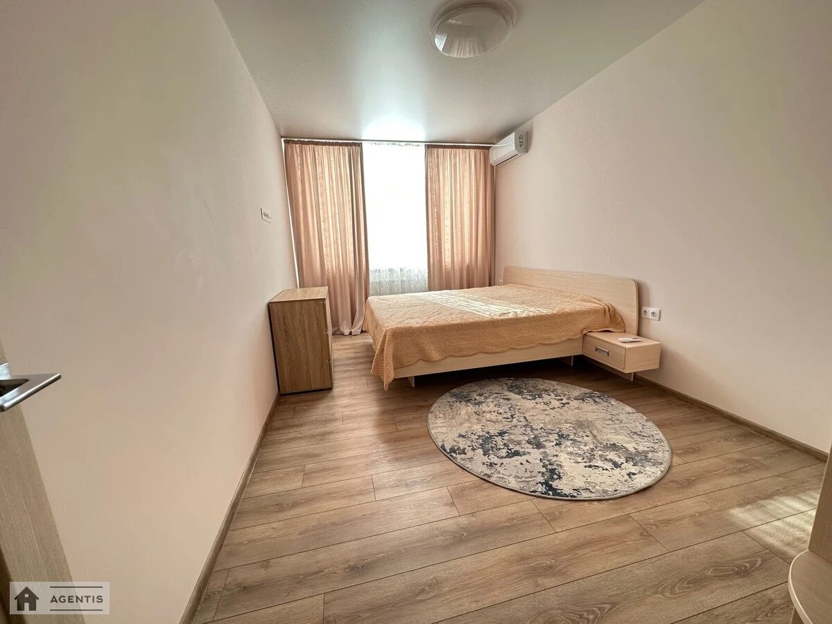 Apartment for rent. 2 rooms, 70 m², 3rd floor/10 floors. 75, Malozemelna 75, Kyiv. 