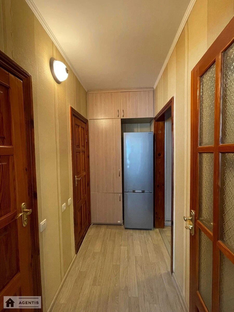 Apartment for rent. 2 rooms, 55 m², 9th floor/16 floors. 16, Anny Akhmatovoyi vul., Kyiv. 
