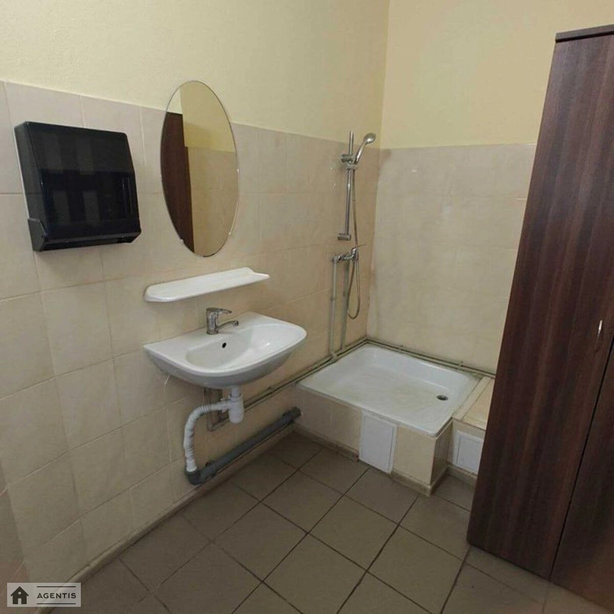 Apartment for rent. 5 rooms, 220 m², 24 floor/36 floors. Darnytskyy rayon, Kyiv. 