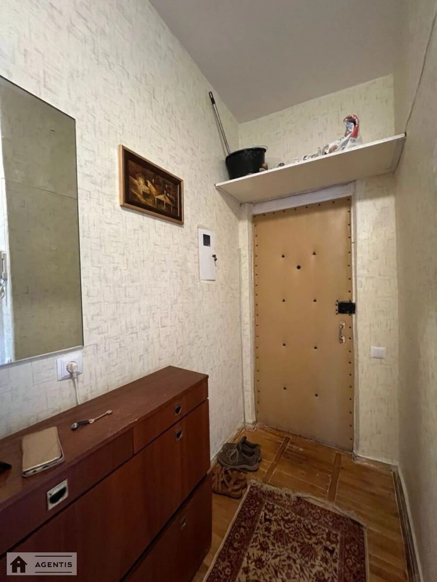 Apartment for rent. 3 rooms, 65 m², 5th floor/5 floors. 23, Maksyma Berlinskoho vul., Kyiv. 