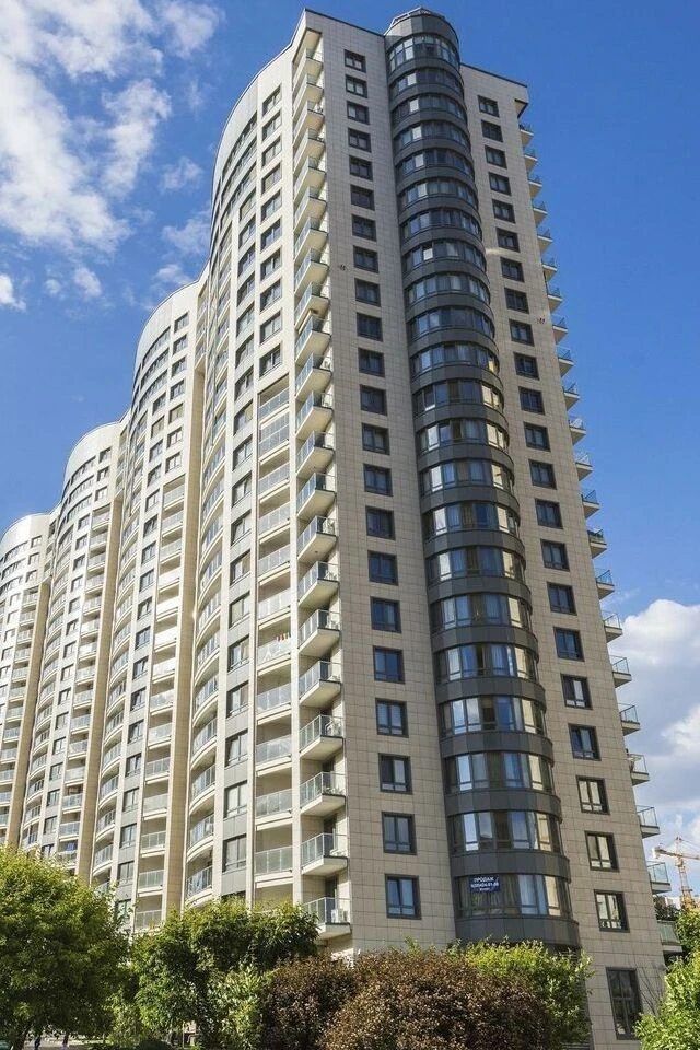 Apartment for rent. 3 rooms, 100 m², 13 floor/23 floors. 60, Golosiyivskiy 60, Kyiv. 