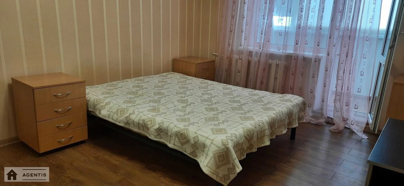 Apartment for rent. 1 room, 45 m², 17 floor/18 floors. 3, Vyshnyakivska 3, Kyiv. 