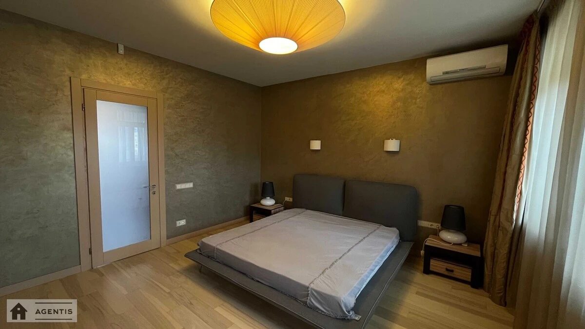 Apartment for rent. 3 rooms, 110 m², 5th floor/6 floors. 7, Akademika Bohomoltsya vul., Kyiv. 
