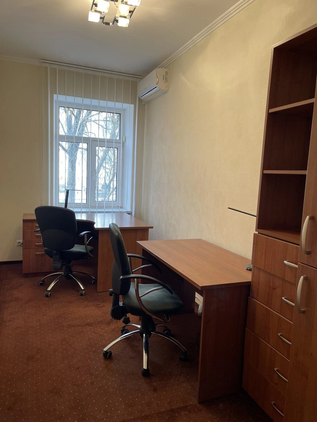 Office for sale. 120 m², 1st floor/5 floors. 12, Olesya Honchara vul., Kyiv. 