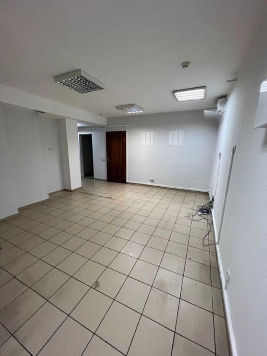 Продам офіс. 221 m², 2nd floor/8 floors. 7, Ярославський 7, Київ. 