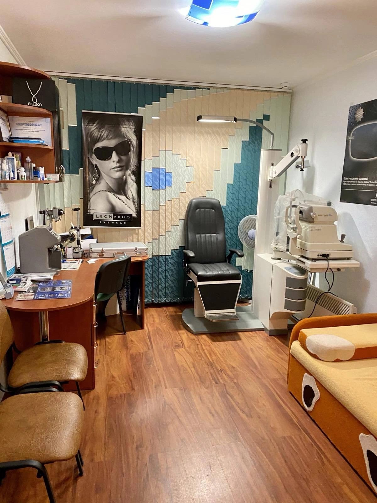 Магазин окулярів з кабінетом офтальмолога