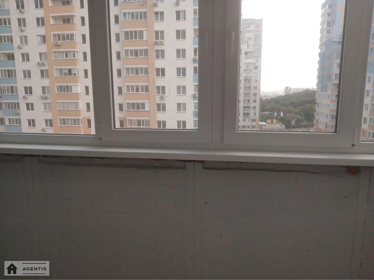 Apartment for rent. 1 room, 48 m², 6th floor/9 floors. 32, Serhiya Danchenka vul., Kyiv. 