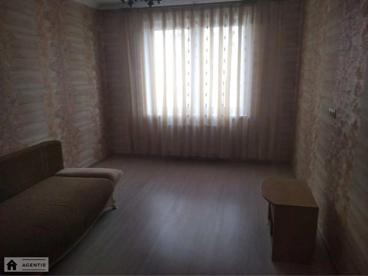 Apartment for rent. 1 room, 48 m², 6th floor/9 floors. 32, Serhiya Danchenka vul., Kyiv. 
