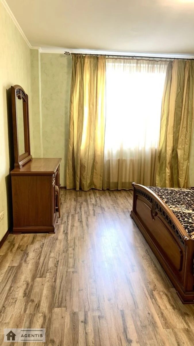 Apartment for rent. 2 rooms, 90 m², 2nd floor/9 floors. 4, Rayisy Okipnoyi vul., Kyiv. 