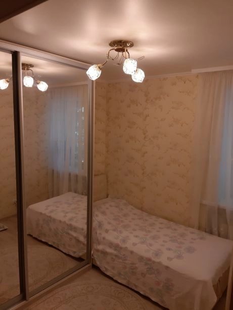 Продаж квартири. 2 rooms, 47 m², 2nd floor/5 floors. Проспект Гагарина, Дніпро. 