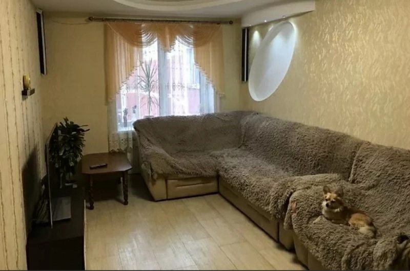 Apartments for sale. 3 rooms, 90 m², 4th floor/5 floors. Bulvar Kobzarya, Dnipro. 