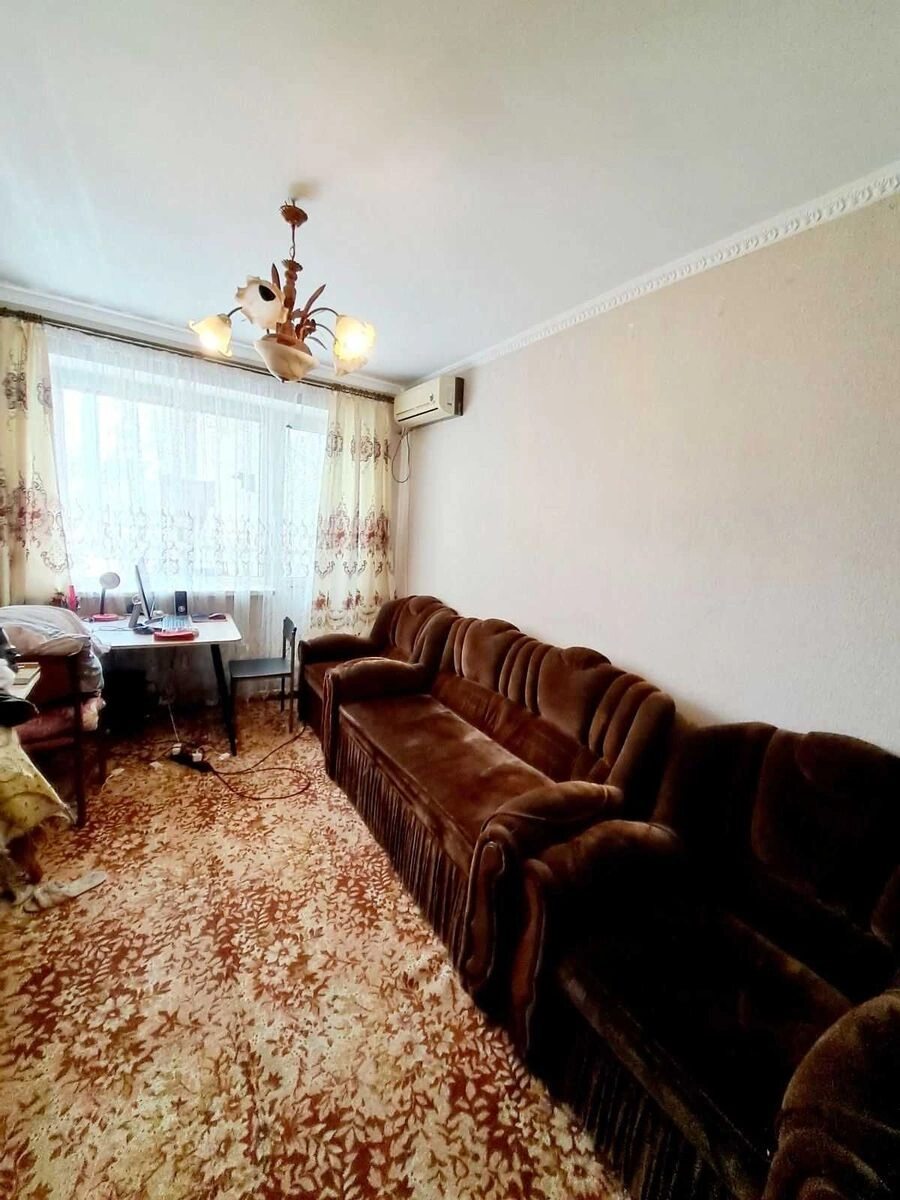 Продам 2-о кімнатну квартиру 49 м2 на Конєва-Жадова.
