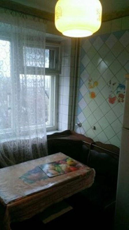 Apartments for sale. 4 rooms, 81 m², 8th floor/9 floors. Murmanskaya, Dnipro. 